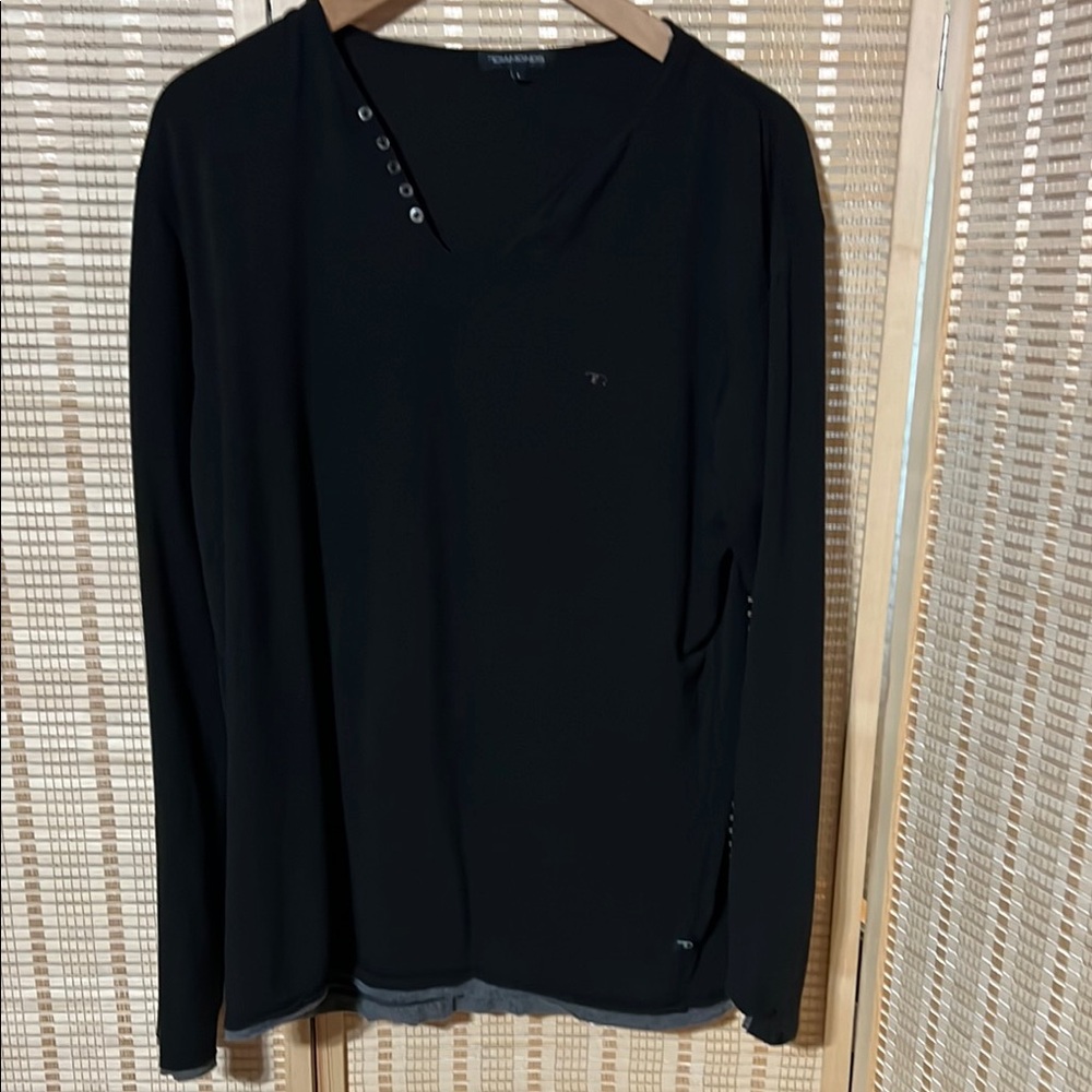 Seven diamonds Black Long Sleeve V-Neck Shirt